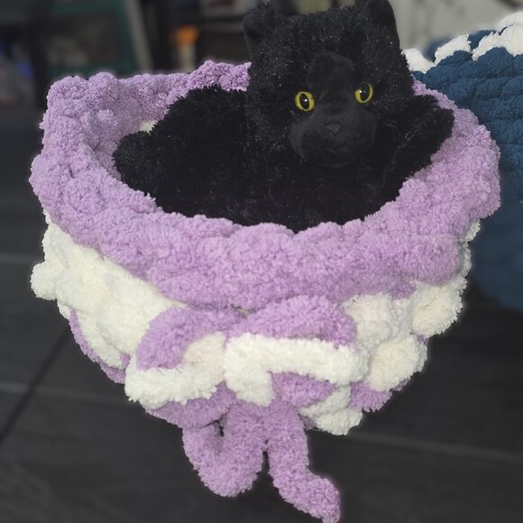 💖MYSTERY Box! Crystals, Beads, Vintage Jewelry & Cozy Pet Gifts! Surprises!💎🧶 - Picture 2 of 16